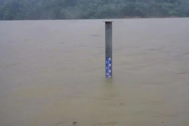 DƬ